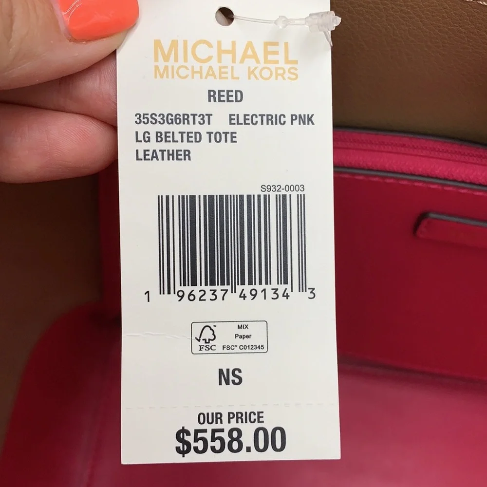 MICHAEL KORS
Reed Large Leather Belted 
Shoulder Handbag & Large
Snap Wallet - Picture 10 of 16